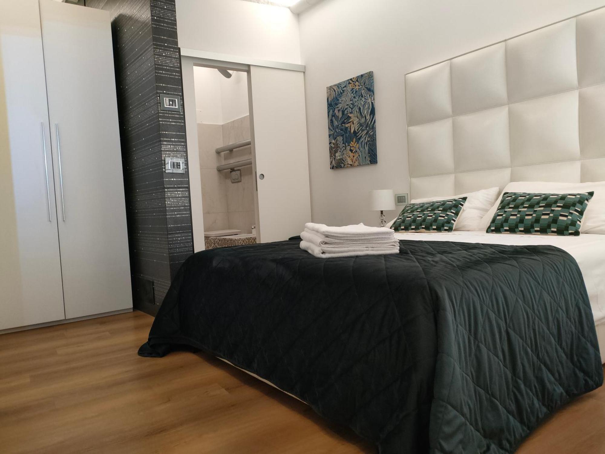 Marylin Via Della Croce Appartement *